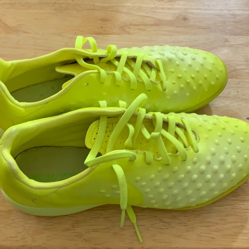 Women’s Nike MagistaX Onda size 9.0